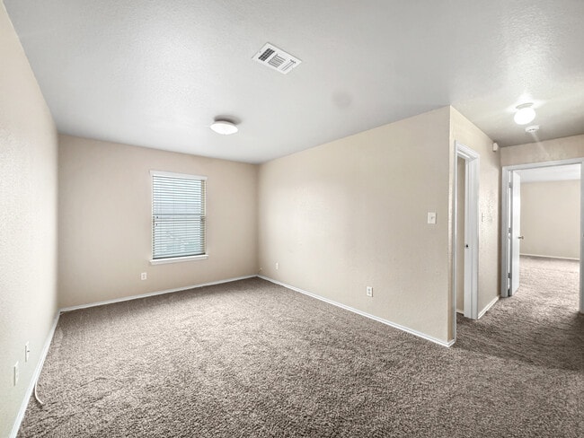 Building Photo - 8211 Heights Valley