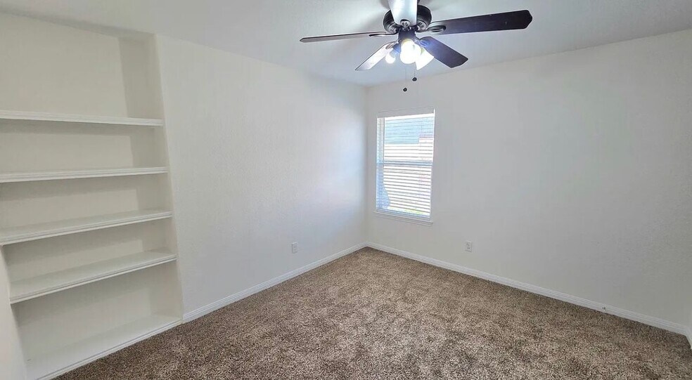 Building Photo - 1241 Kachina Ln