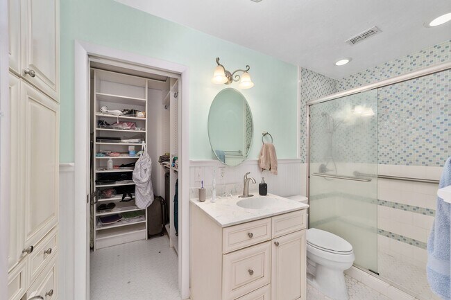 Building Photo - Beautiful 3/2 in Forest Ridge