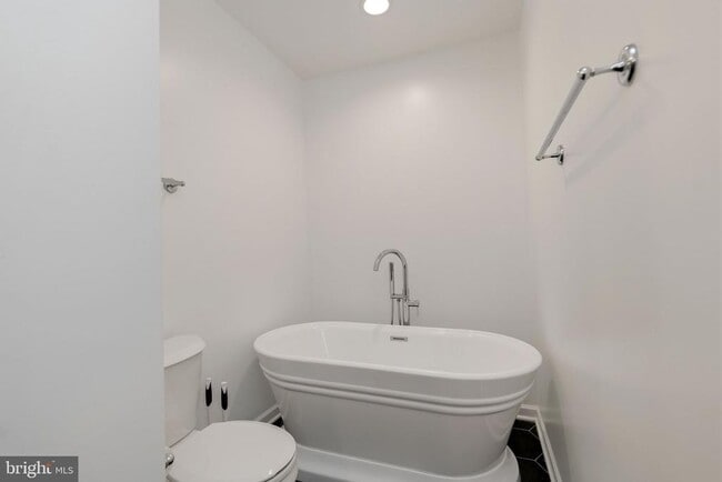 Building Photo - 8207 Cedar Landing Ct