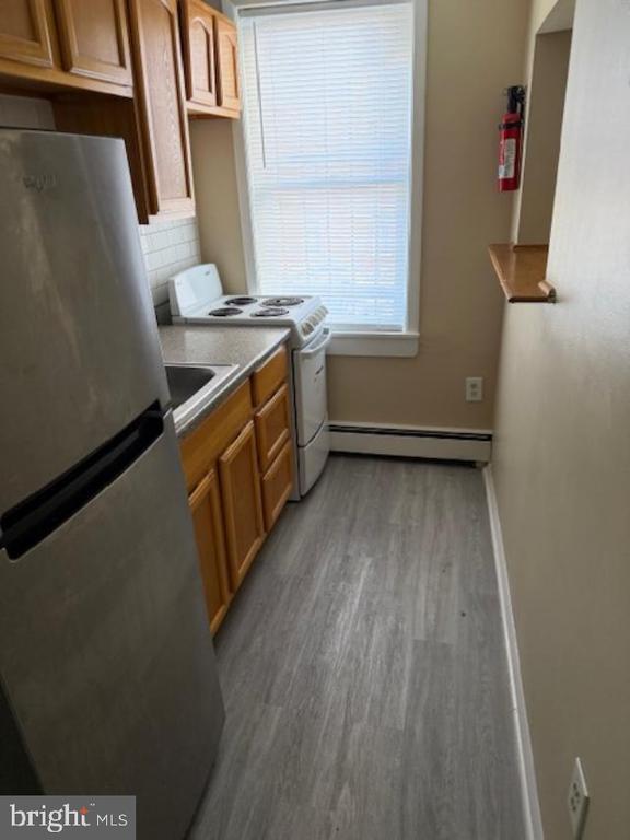 Building Photo - 424 E Girard Ave