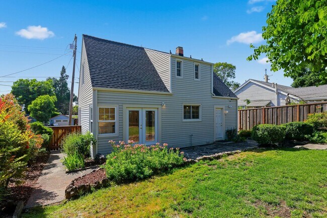 Building Photo - Charming 2 bed, 1.5 bath Alta Heights Home