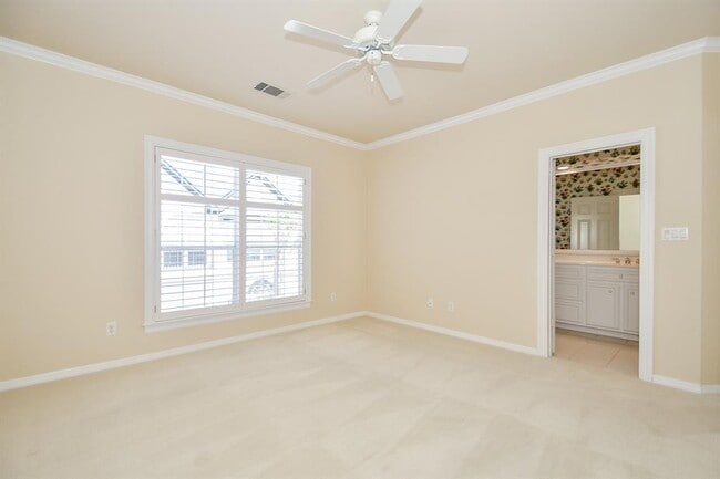 Building Photo - 2124 Nantucket Dr