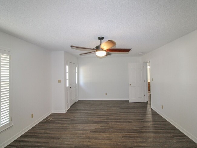 Building Photo - Nice Home in Rogersville!