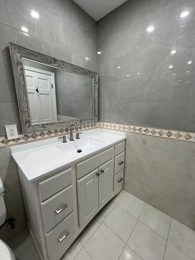 Building Photo - 83 W 11th St