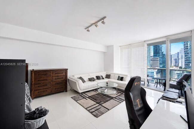 Building Photo - 475 Brickell Ave