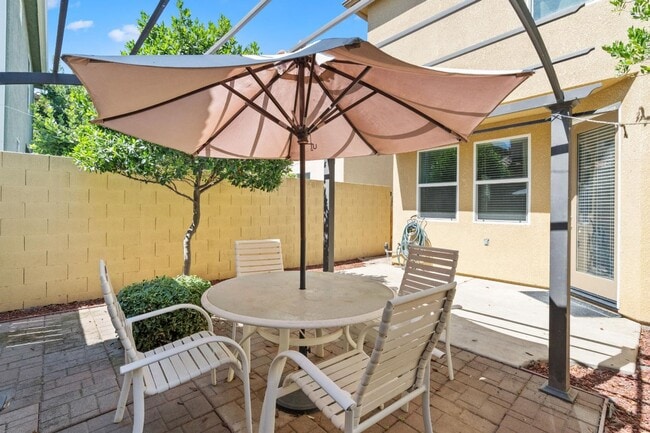 Building Photo - Newly Built 4/2.5 in Northwest Fresno Gate...