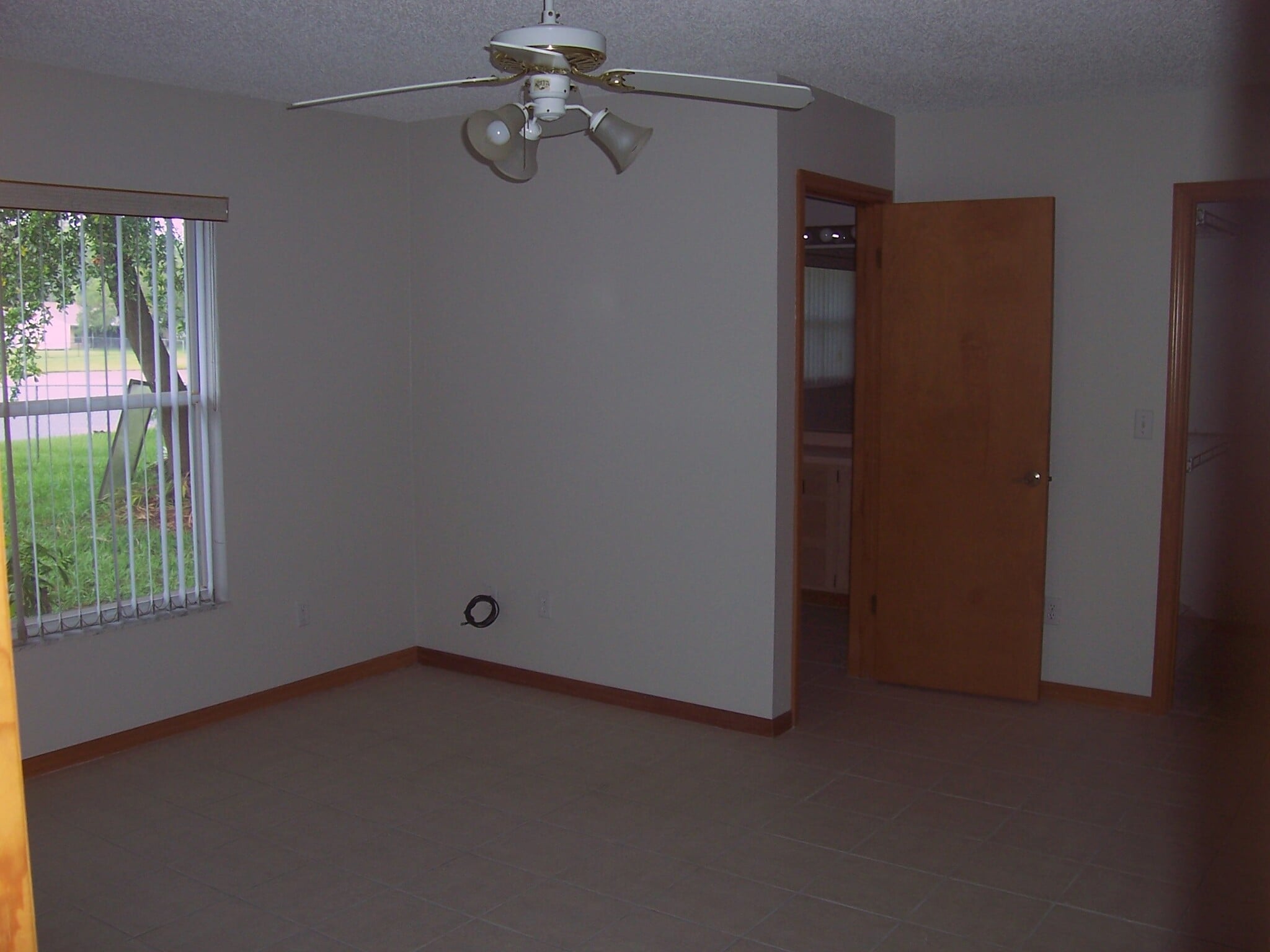 Building Photo - 1340 Woodlake Circle