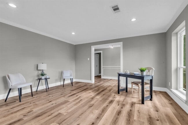 Building Photo - 3518 Shore Shadows Dr