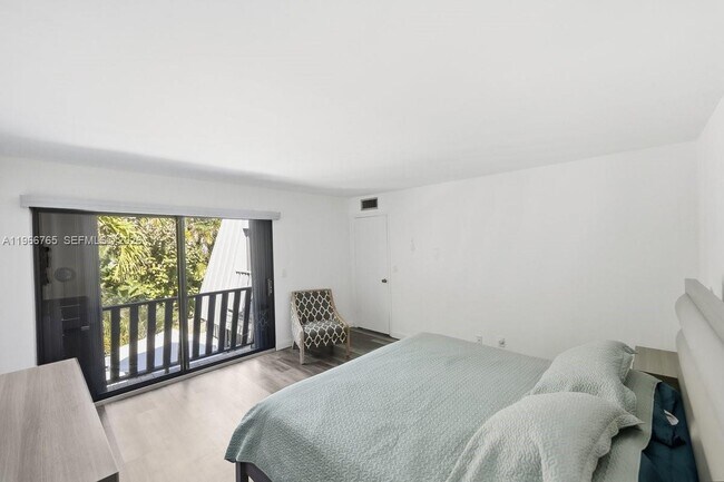 Building Photo - 3812 SE Jefferson St