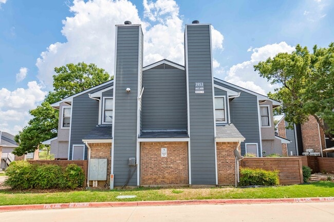 Building Photo - Woodwind Irving