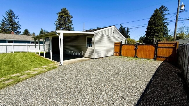 Building Photo - Beautifully Remodeled Home in Near Powell ...