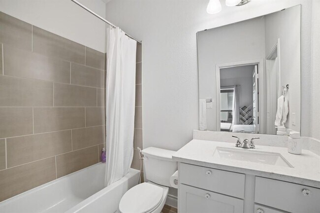 Building Photo - 1904 Woolsey Wy