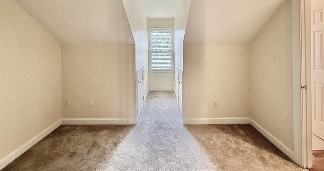 Building Photo - 402 Presque Isle Ln