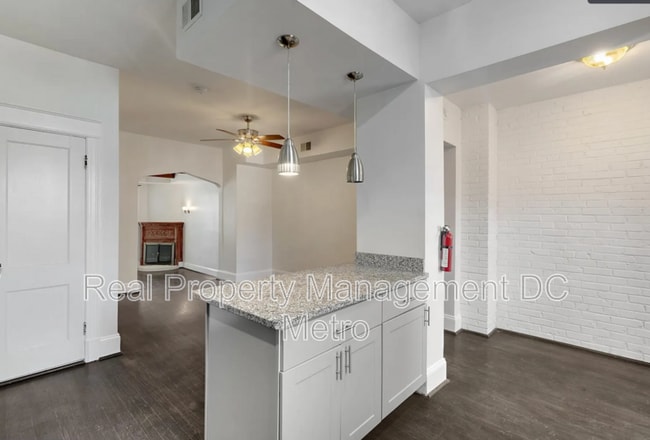 Building Photo - 1397 Sheridan St NW