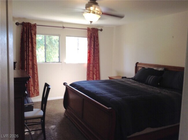 Building Photo - 682 Oakmont Ave