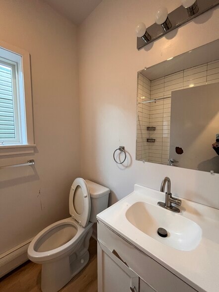 444 Bergen 3L - 441 Bergen Ave