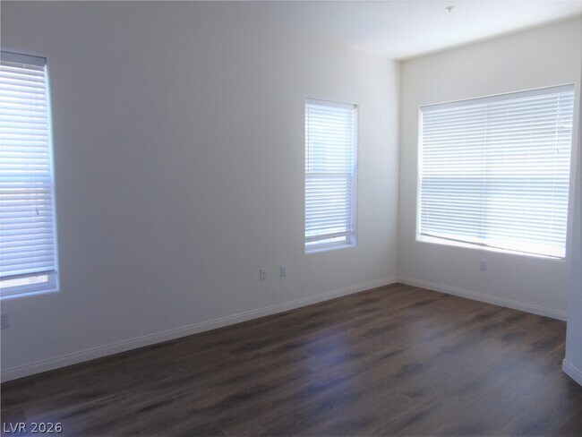 Building Photo - 44 E Serene Ave