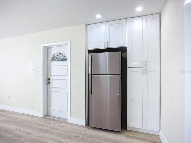 Building Photo - 4513 W Gray St