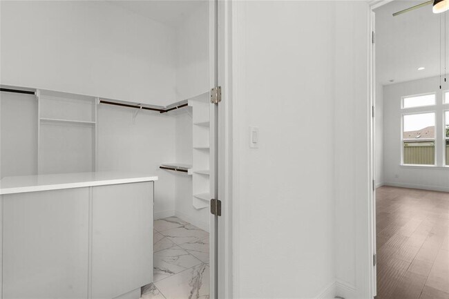 Building Photo - 746 Faith Dr