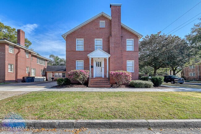 Primary Photo - 1661 Aberdeen St