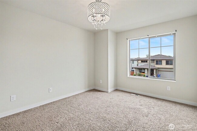 Building Photo - 348 Partlon St