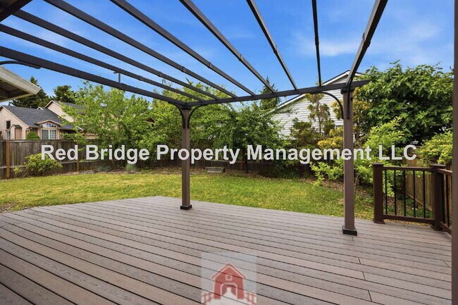 Building Photo - 13571 SW Uplands Dr