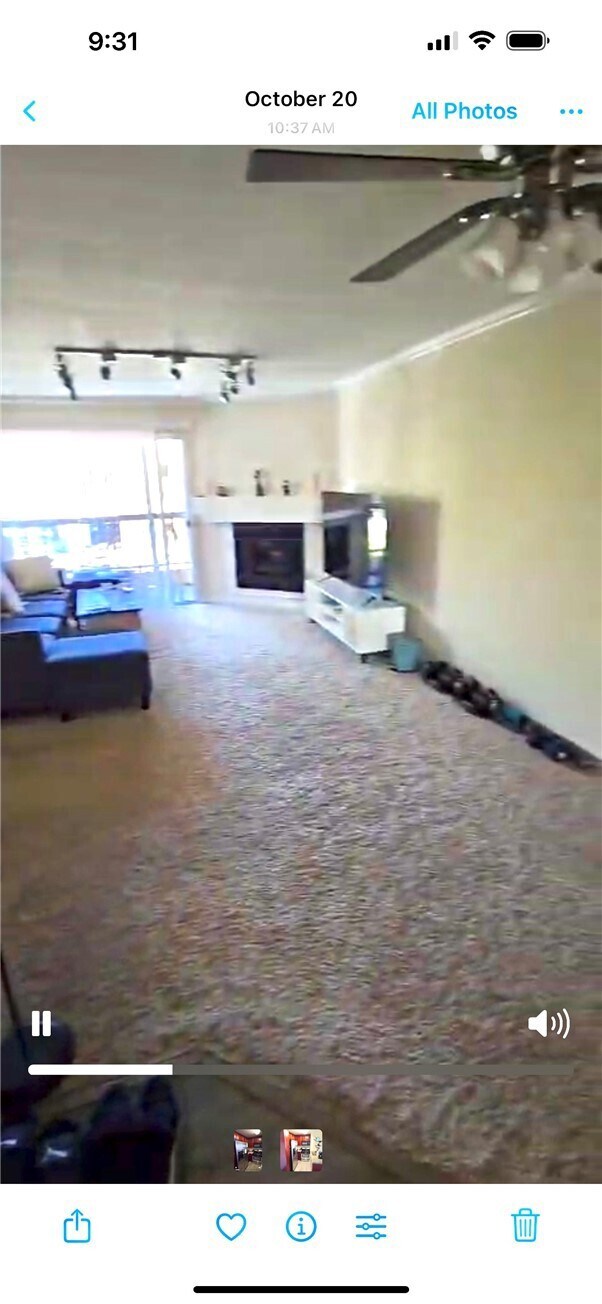 Primary Photo - 21550 Burbank Blvd