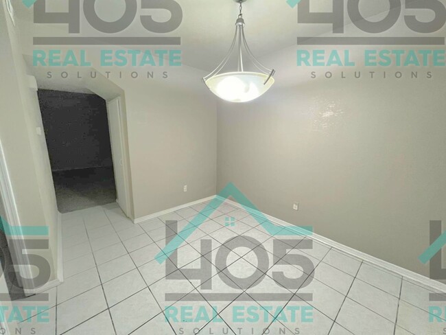 Building Photo - 3 Bedroom Townhome- Norman