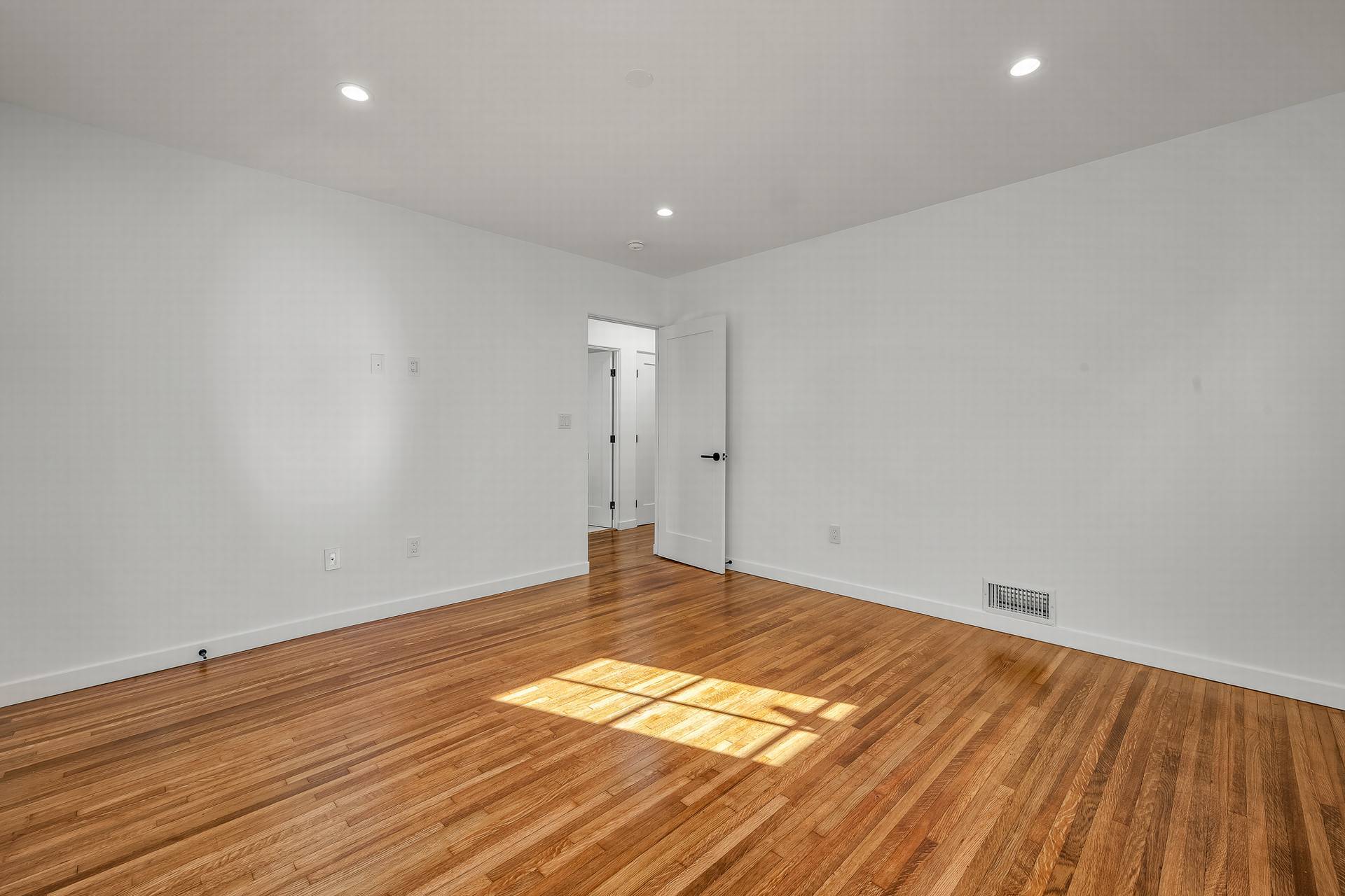 Building Photo - 920 S Spaulding Ave