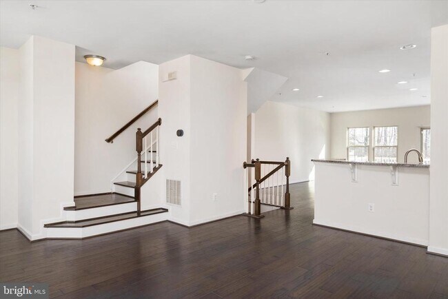 Building Photo - 7627 Hamilton Xing