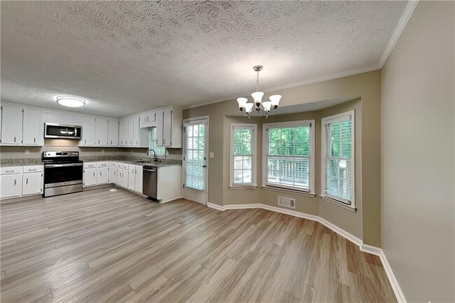 Building Photo - 2693 Raven Trail NE