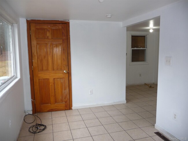 Building Photo - 18 Kelly Hill Rd