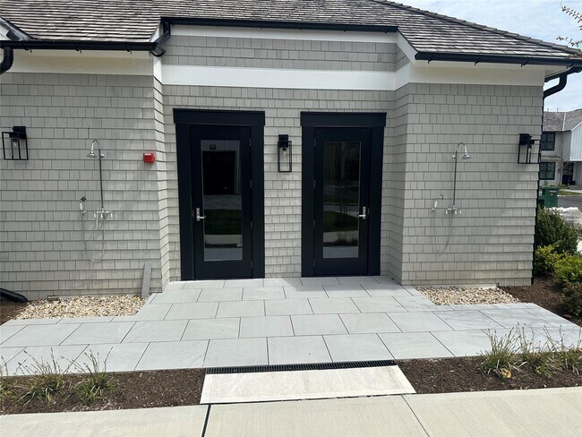 Building Photo - 8 Magnolia Dr