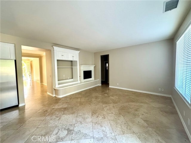 Building Photo - 16 Kingsway Dr