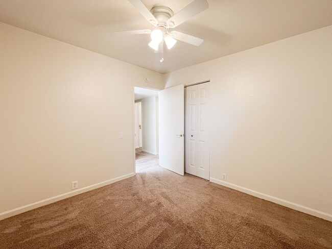 Building Photo - Spacious 3 Bed 2 Bath Home