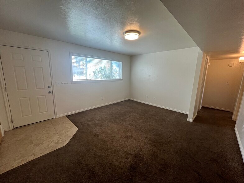 Building Photo - 171 E 850 S