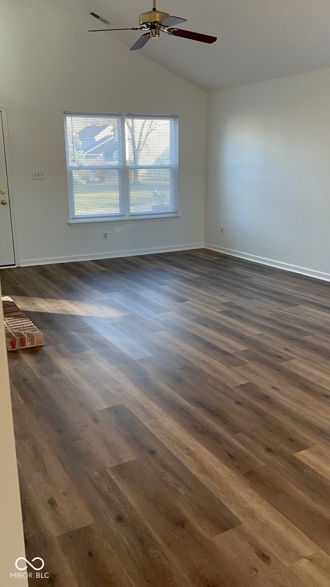 Building Photo - 9680 River Oak Ln E