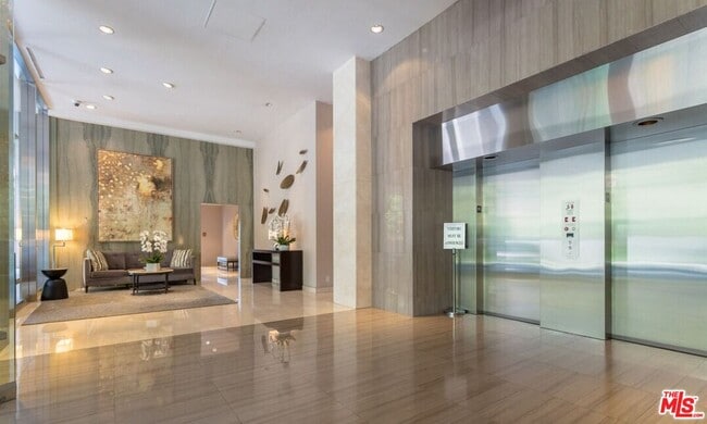 Building Photo - 865 Comstock Ave