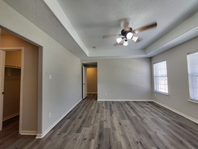 Building Photo - 7415 Hollister Ridge