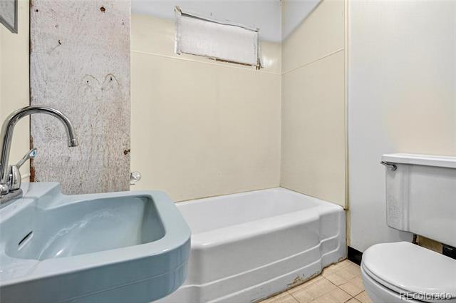 Building Photo - 5519 S Greenwood St