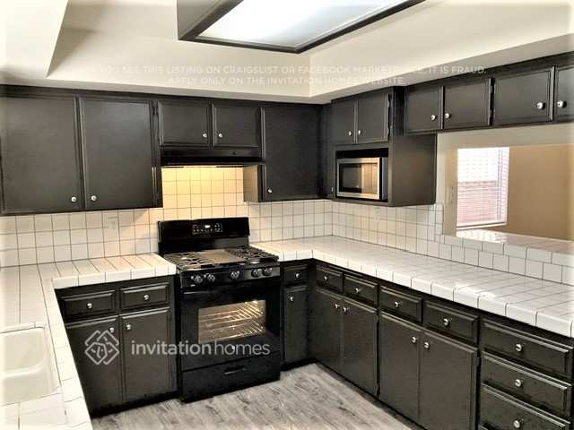 Building Photo - 35334 Mountain View St