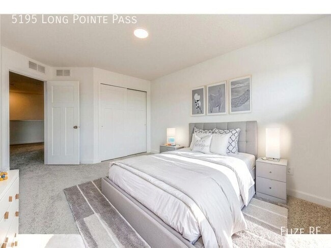 Building Photo - 5195 Long Pointe Pass