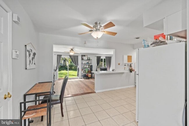 Building Photo - 10 N Meadow Dr