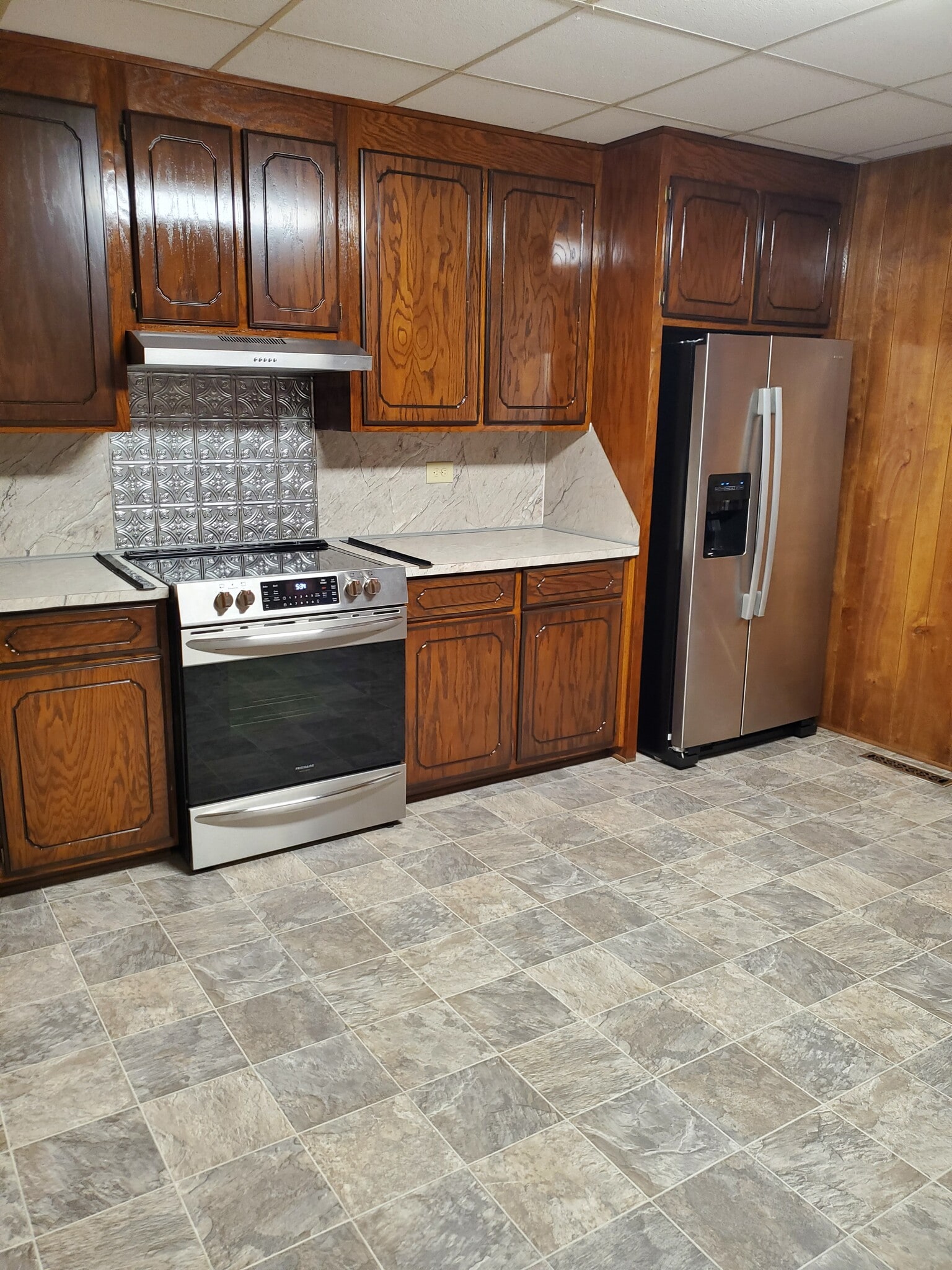 Building Photo - 160 Cherry St