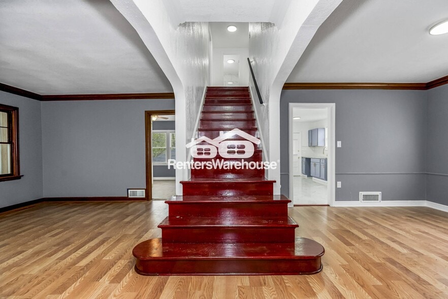 Building Photo - 1111 E 76th St