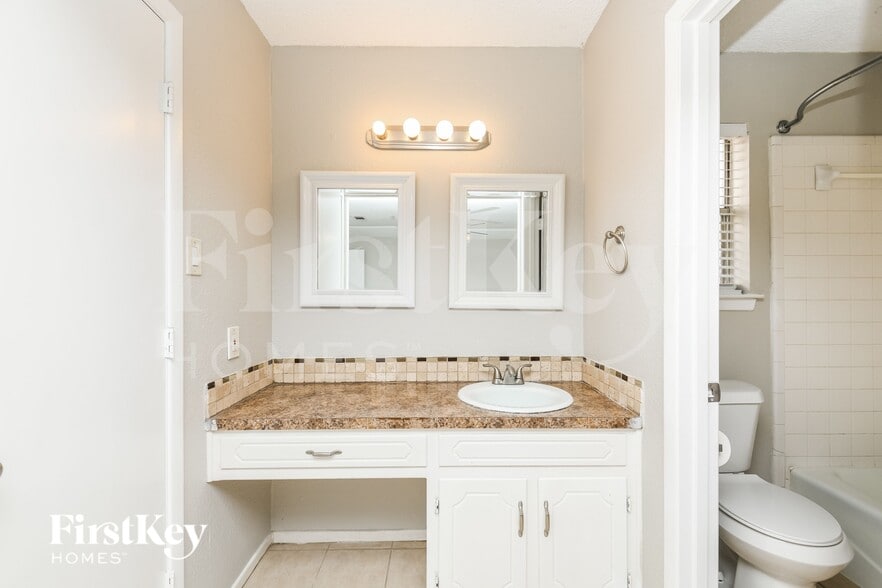 Building Photo - 7508 Evergreen Dr