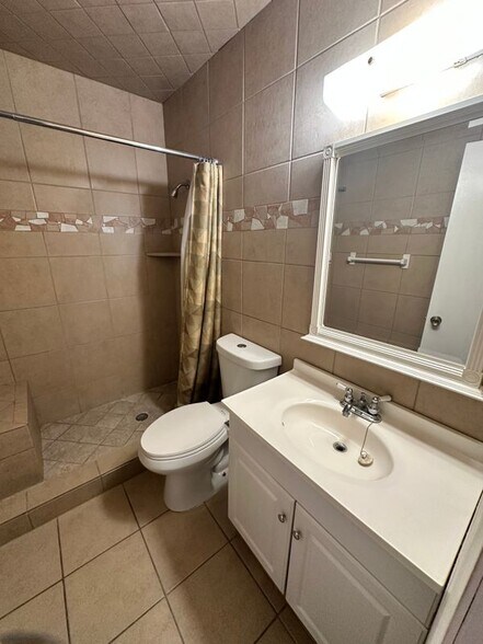 Building Photo - 5718 Jones Falls Dr