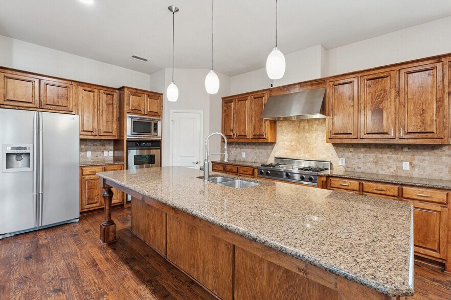 Building Photo - 4407 Lindenwood Dr