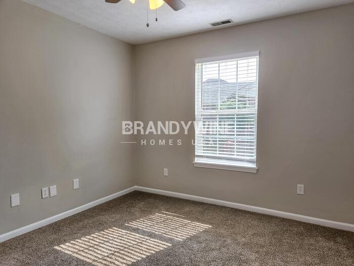 Building Photo - 460 Polk Manor Dr